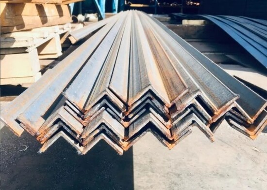 Маршевые лестницы из металлического уголка