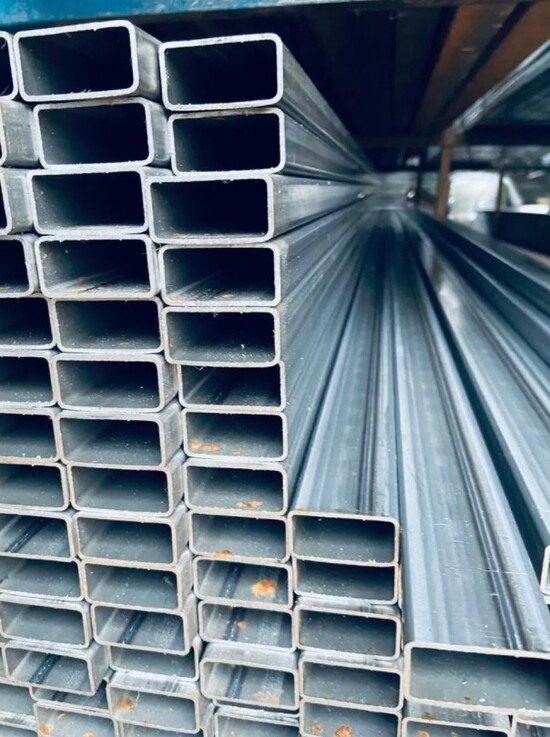 Труба прямоугольная 40х25 мм для строительства